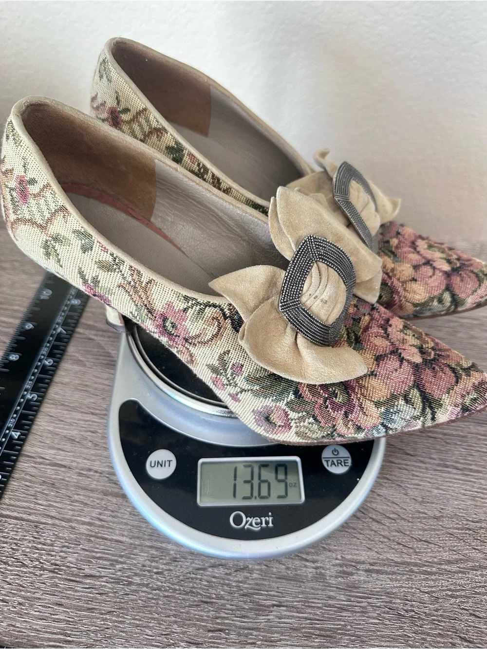 Peter Fox Vintage Woven Floral Tapestry Suede Bow Buckle Heels Pumps Italy 7.5B